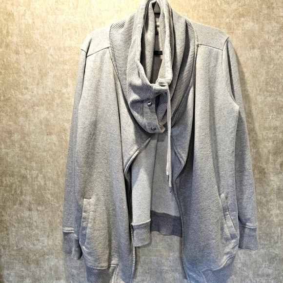 Athleta Wrappers Delight Heathered Grey Sweatshirt Jacket - Picture 8 of 8
